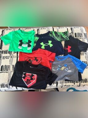 Under Armour Kids Short Sleeve Tees in Black, Red, Neon Green, Navy, Gray